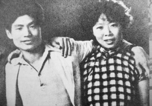 为爱路途跋涉遥，只留世间一萧红