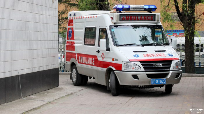 新款依维柯宝迪改装,依维柯宝迪透镜改装