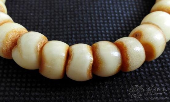 天然蜜蜡和水煮蜜蜡,水煮蜜蜡和烤蜜蜡