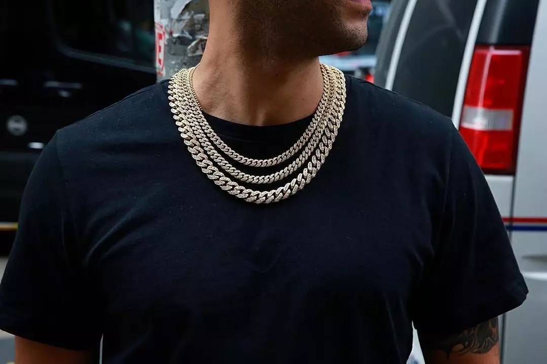 拒绝暴发户标签，大金链子也挤入潮流界争宠了