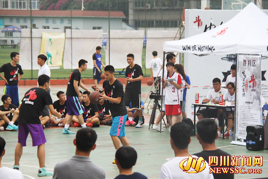 中国角斗篮球高校争霸赛成都赛区总决赛收官