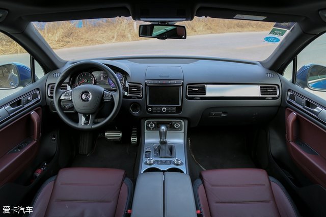 大众途锐对比沃尔沃xc90,大众途锐越野测试xc90