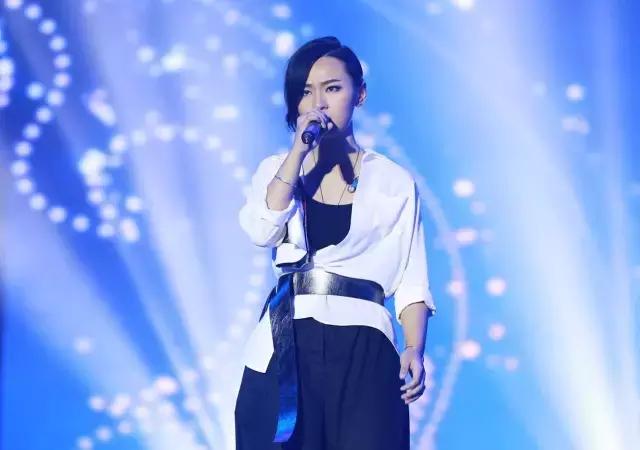 哪些明星在深圳读中学,哪个明星高中是在深圳读书的