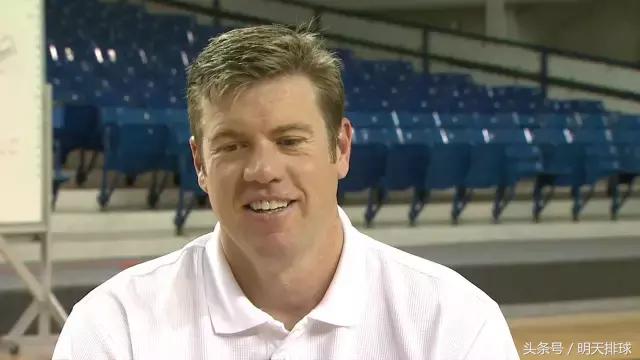 打排球如何发好球,打排球如何发球