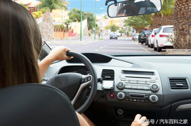 手动挡停车不熄火的正确步骤,手动挡熄火停车是空挡还是一档