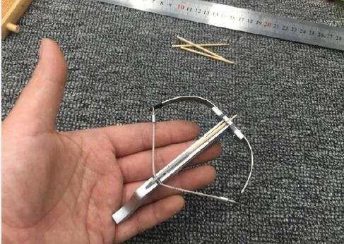 小学门口危险,小学门口提示学生注意安全