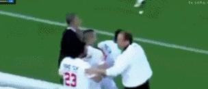 盘点足坛那些打架暴怒的时刻,震惊足坛十大暴力事件