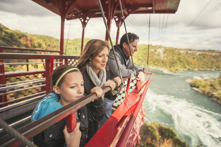 加拿大学生去中国留学,加拿大国籍的孩子去美国留学