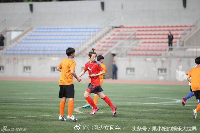 鹿晗飞身回旋踢,鹿晗颠球杀