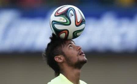 GIF-他不晒自拍、不晒女友，唯晒球技！最后惊天一晒打几分？