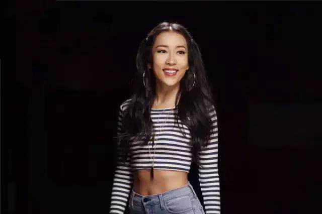 皮肤偏黑的中年男士穿衣搭配,女孩子皮肤黑怎么搭配衣服