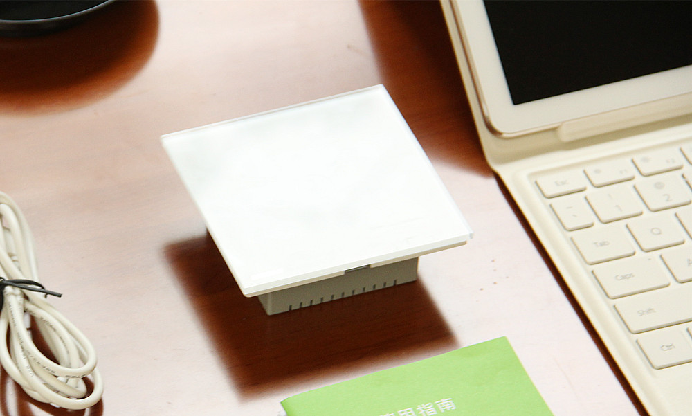 自从有了它把家里的遥控器都扔了,把家里的遥控器玩坏了