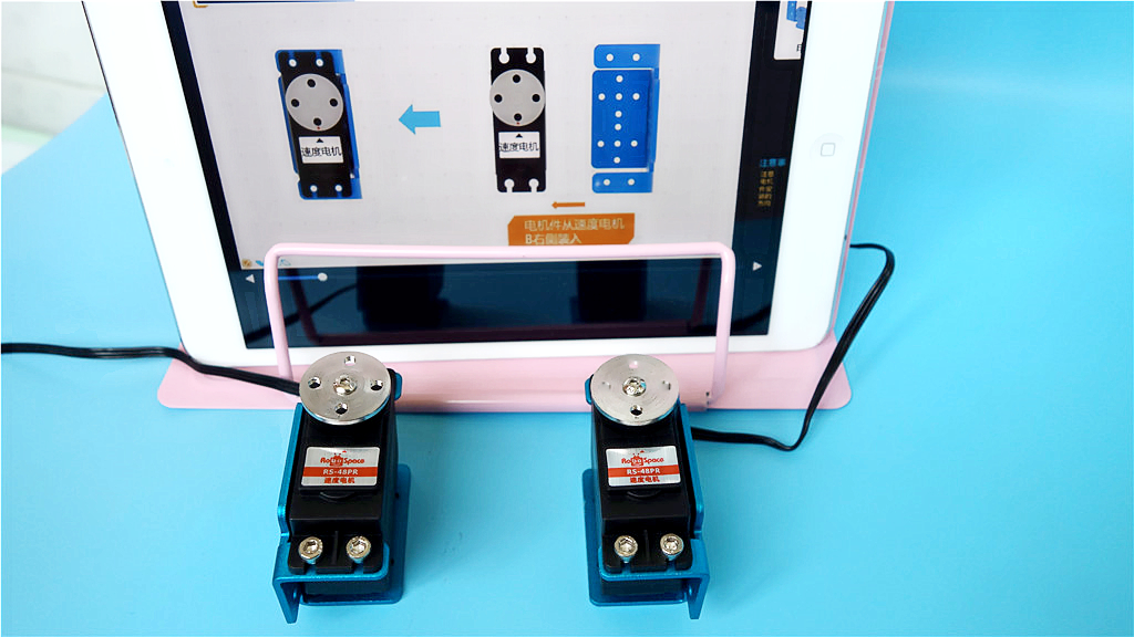 行进、踢球、摇头晃脑样样行，DIY、编程、智能交互个个棒