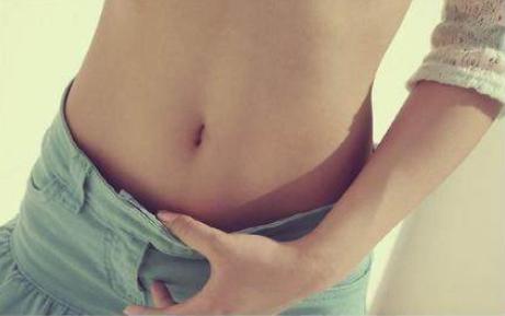 Angelababy产后素颜出席活动，身体这一部位足以看出她生过孩子，网友指责黄晓明