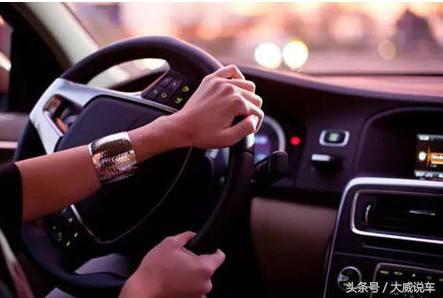 凉介当年说“你每次入弯就一定要推头”，你知道推头是什么意思吗