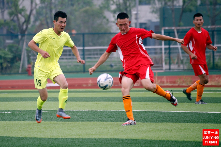 军营里的足球比赛,你从未见过的足球赛完整版