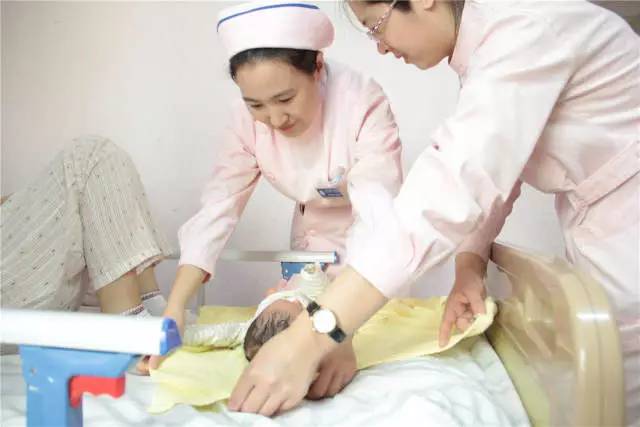 产科医生日记：双胎宝宝降生记