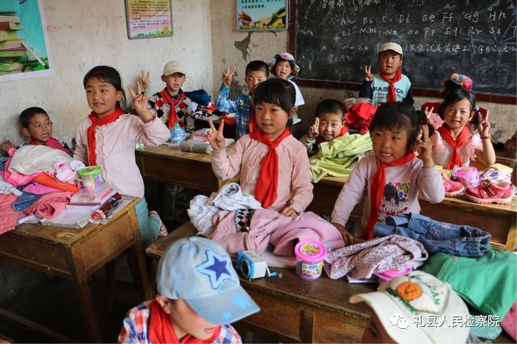 大爱无疆关爱儿童视频,检察院关爱留守儿童爱心捐赠活动