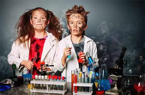 孩子学做手链,孩子喜欢做手工长大往哪方面培养