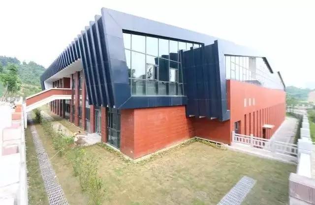 宜昌一中实景,航拍宜昌一中新校区