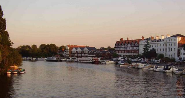 亨利衫和衬衫怎么搭配,亨利领半袖t恤穿搭