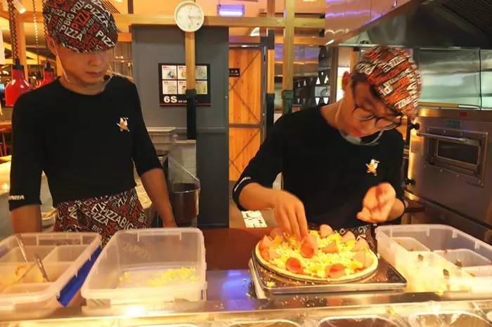 阿尔卑斯比萨牛排自助餐厅神木店,神木比萨