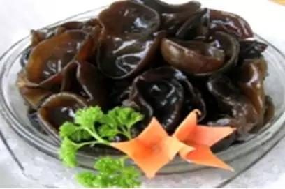 汤里加两枣,汤里加浓汤宝