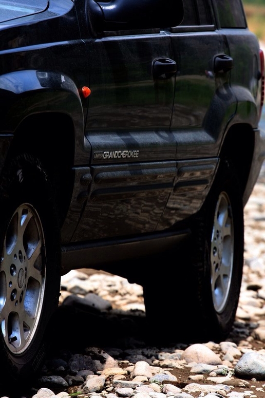 为情怀买单的豪车,13年jeep大切诺基开起来怎么样