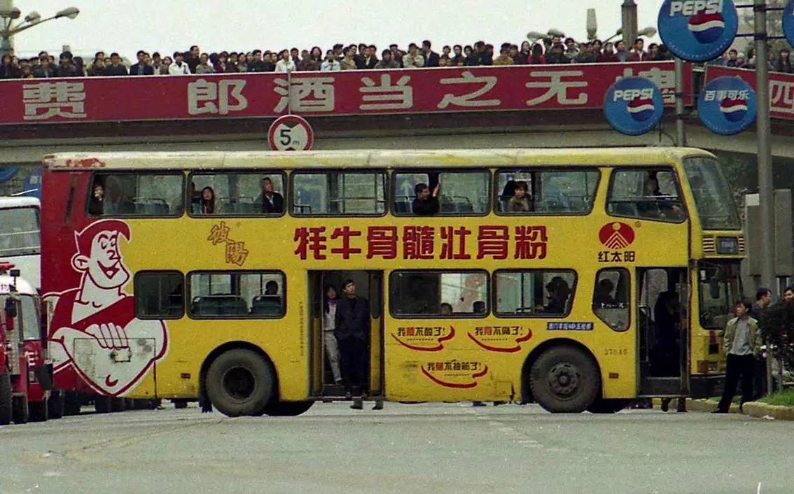 20年弹指一挥间的感慨,20年弹指一挥间的下一句