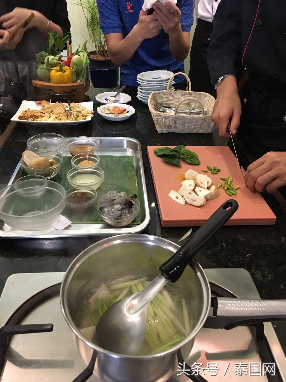 李伯清评书超长120分钟视频完整版,李伯清足球队