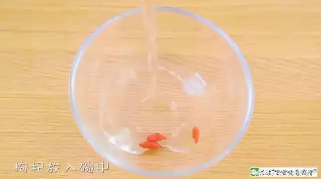 三岁宝宝咳嗽止咳最快的一招秘方,宝宝止咳食疗做法