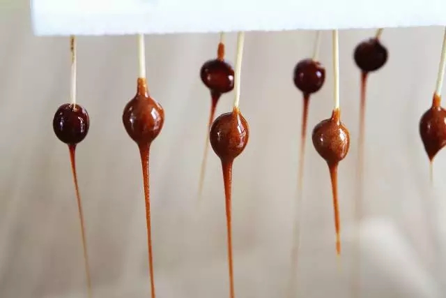 自己怎么做蛋糕上的手工饰品,糖艺装饰教程