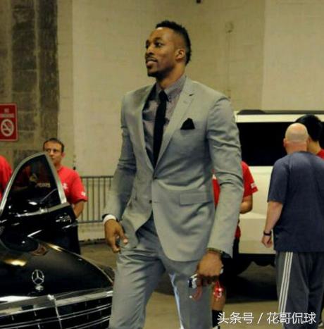 詹姆斯西装穿搭合集,nba詹姆斯炫酷图片大全