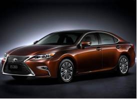 香港与大陆一路之隔,香港大陆两地车