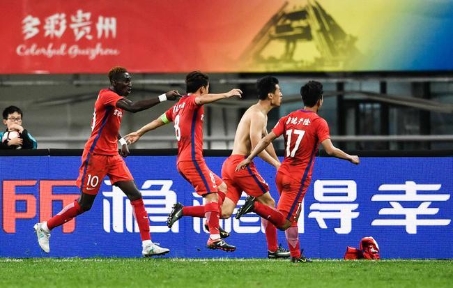 延边富德反超比分,苏宁4比0延边富德集锦