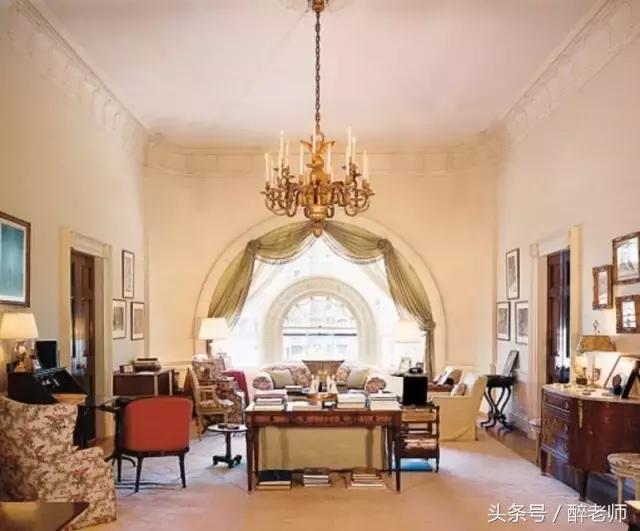 杰奎琳穿着带血的衣服,杰奎琳的眼泪音频