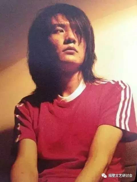 朴树再上《跨界歌王》尬聊上热搜，暌违歌坛十年，江湖上为何总是流传他的传说？