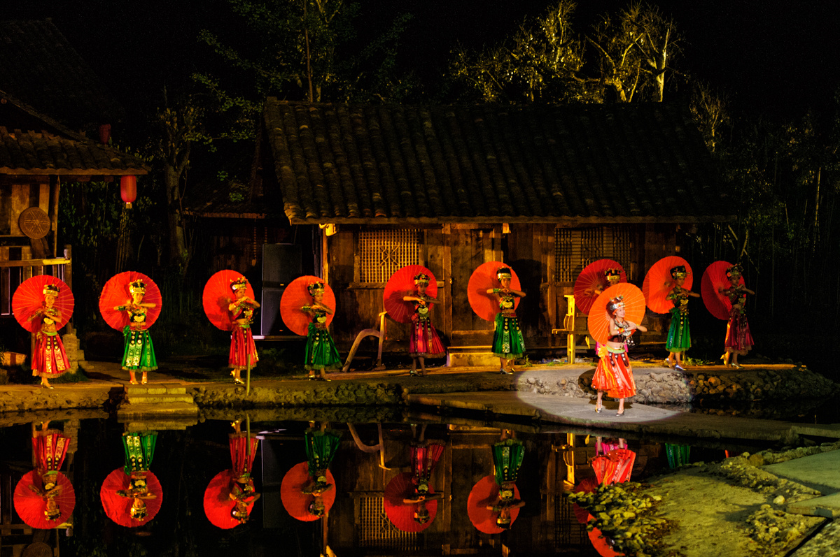 恩施大峡谷落石砸死游客,恩施大峡谷落石砸人