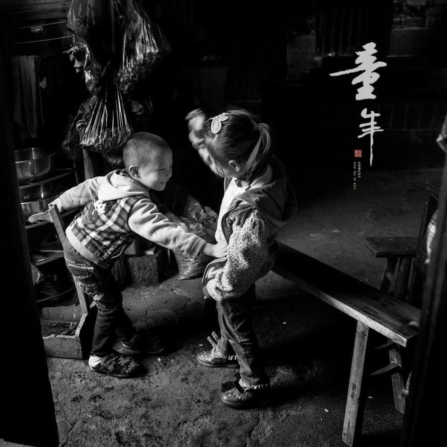 邻居家养的鸡在我家门口拉屎,邻居家的鸡跑到我家拉屎怎么办