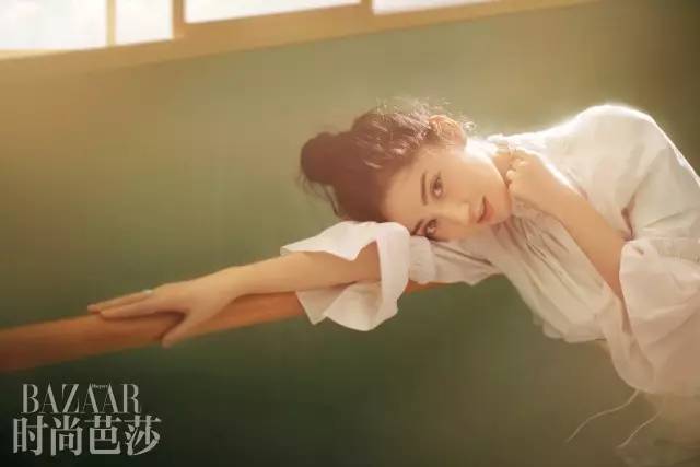 景甜活动照太时尚了美到不行,景甜在娱乐圈的长相