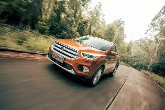 一台能买菜带娃下工地的“超跑”，评测2017款福特翼虎