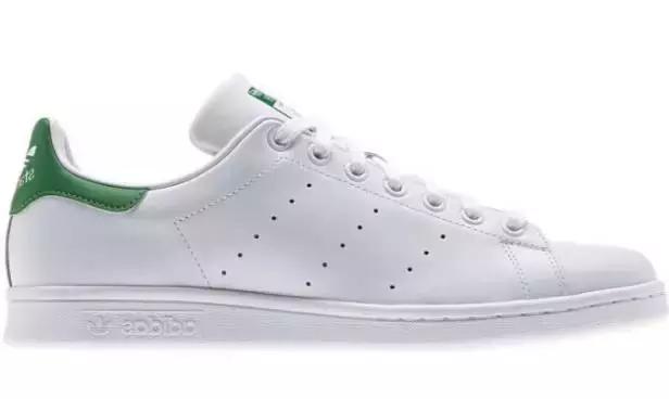 论一双小白鞋有多百搭,看一下最流行的小白鞋