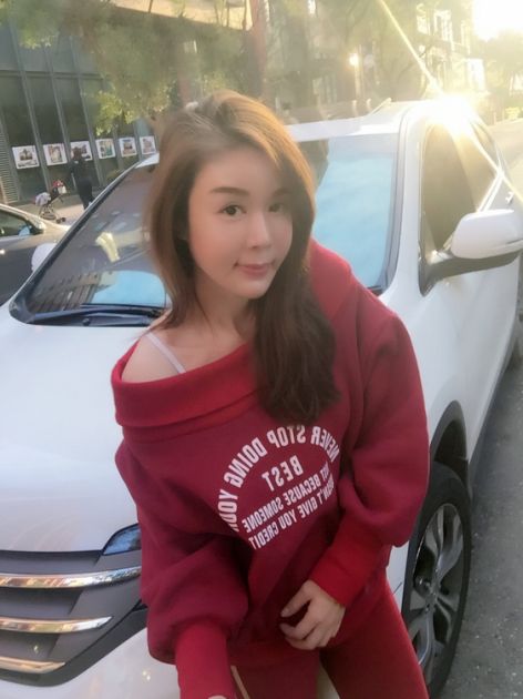 陈国华老婆lvy开本田CRV接小孩不小心撞到宾利，赔了一百多万