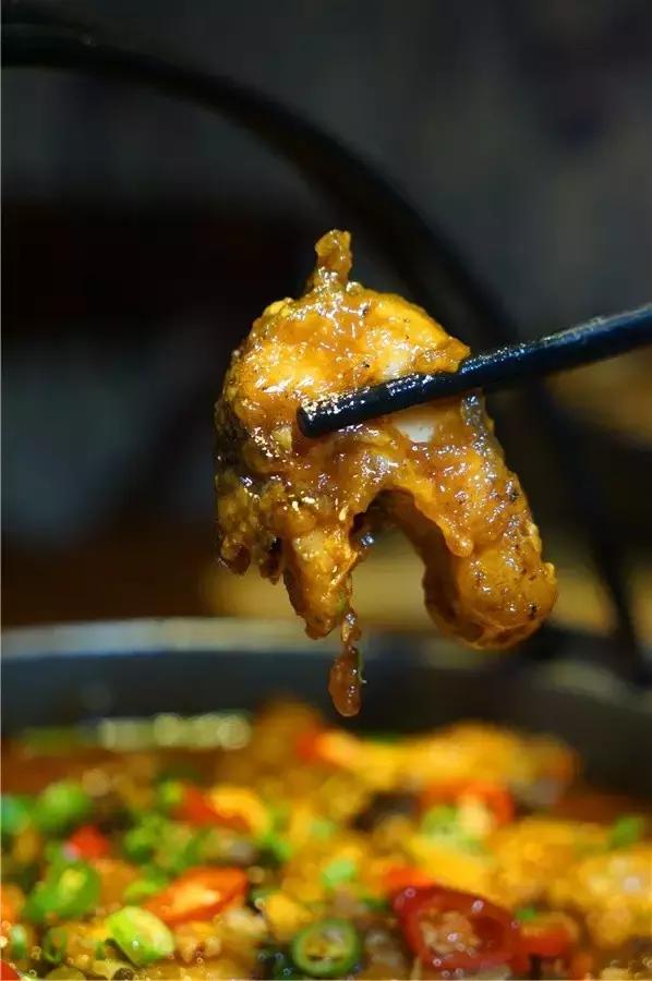 蒙眼用剪刀做面，服了！这么牛X的店居然系佛山的10年老字号！东家好吃才是硬道理！