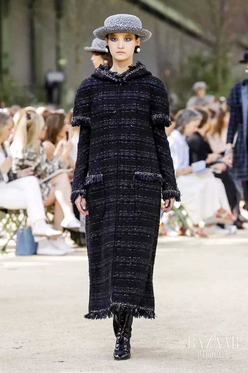 埃菲尔铁塔法国巴黎的浪漫地标,chanel秀场埃菲尔铁塔