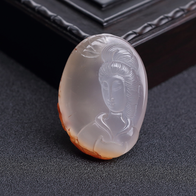 肉眼看透明的玉石是假的吗,有没有专门鉴别玉石价值