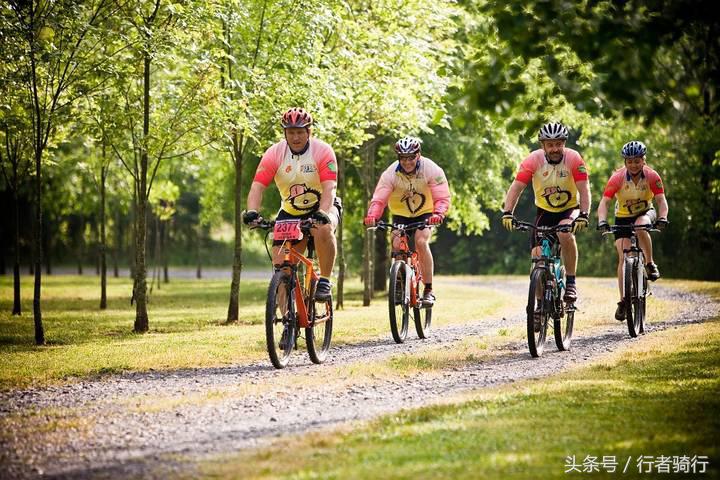 听说过手握把麻痹吗？可以通过调整骑行状态来改善手腕疼痛、麻木、刺痛