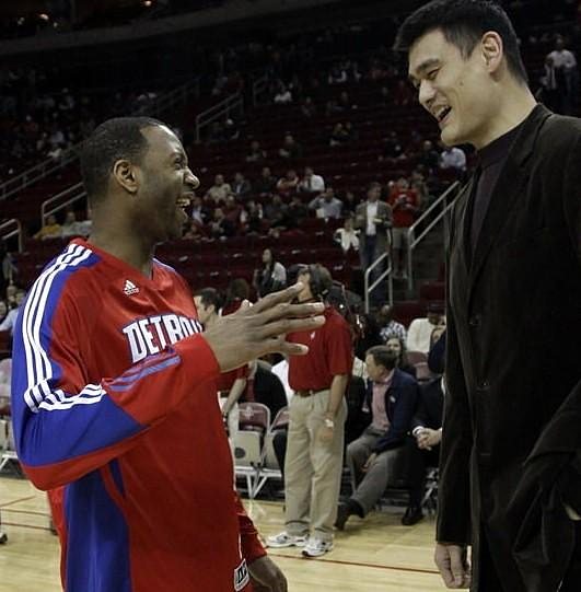 十大NBA感人瞬间：穆大叔落泪大郅获力挺弗老大为姚明挺身而出