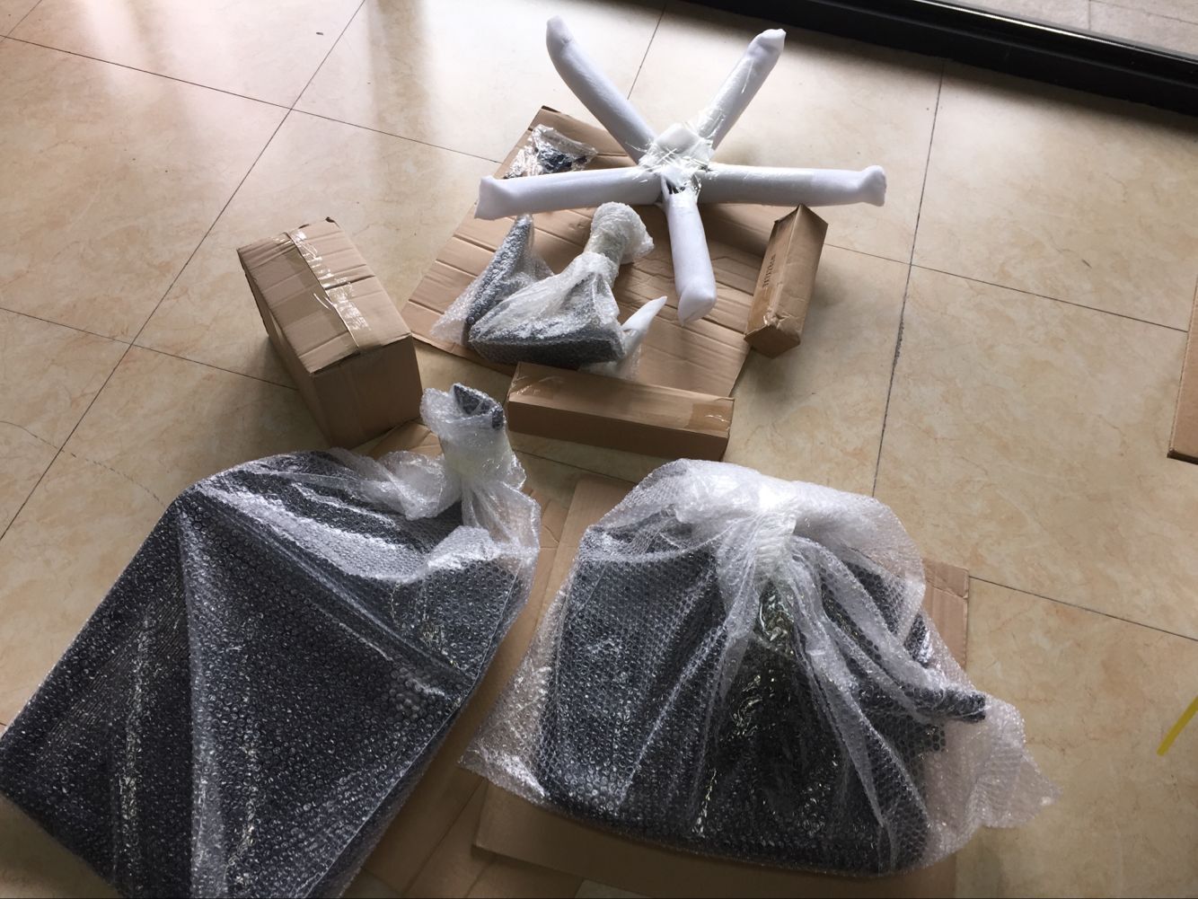 1000多元神级别达宝利电脑椅，性价比很高，告别久坐