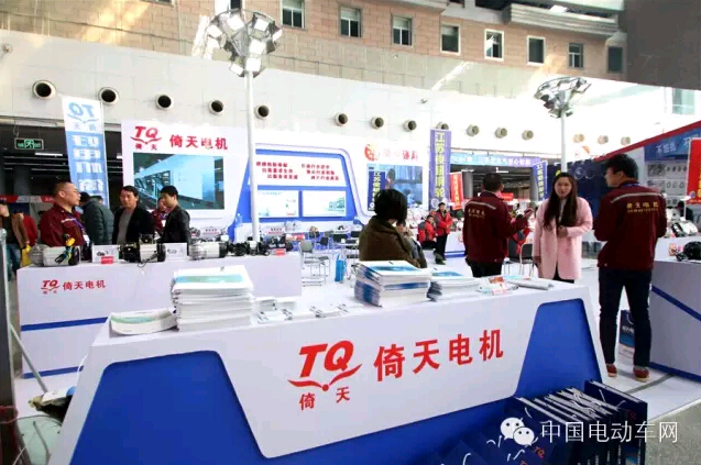 广角镜头——猛戳链接就能换个姿势看徐州展会！